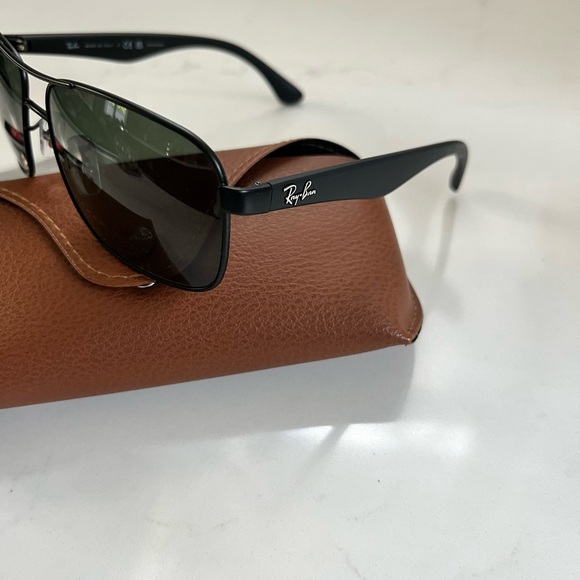Ray Ban polarized EUC - Picture 3 of 6